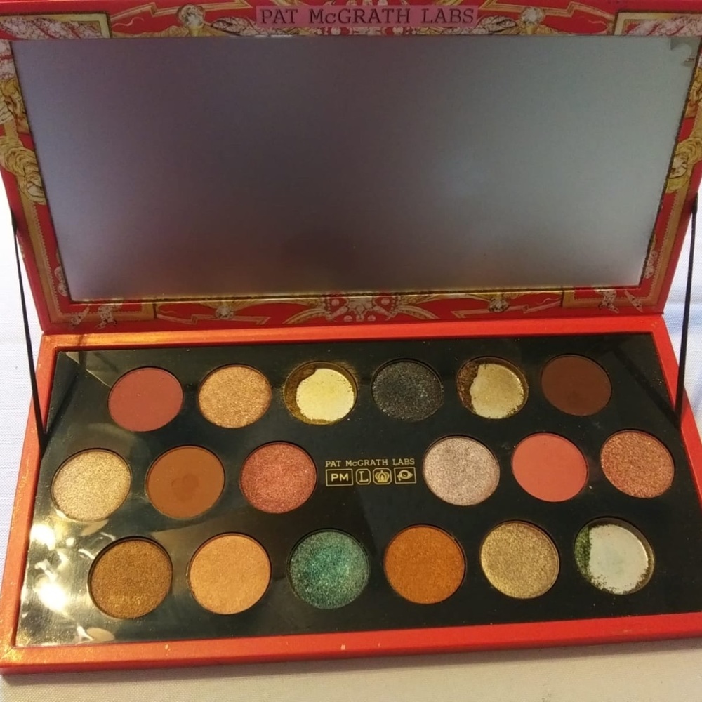 Celestial odyssey: MTHRSHP MEGA eyeshadow palette - Pat McGrath